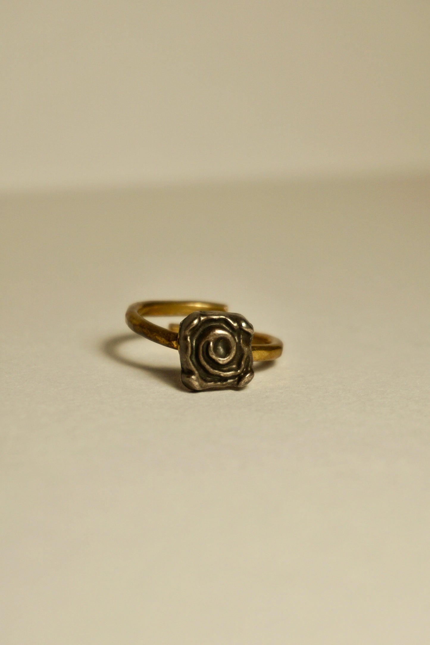 Anello Bottone