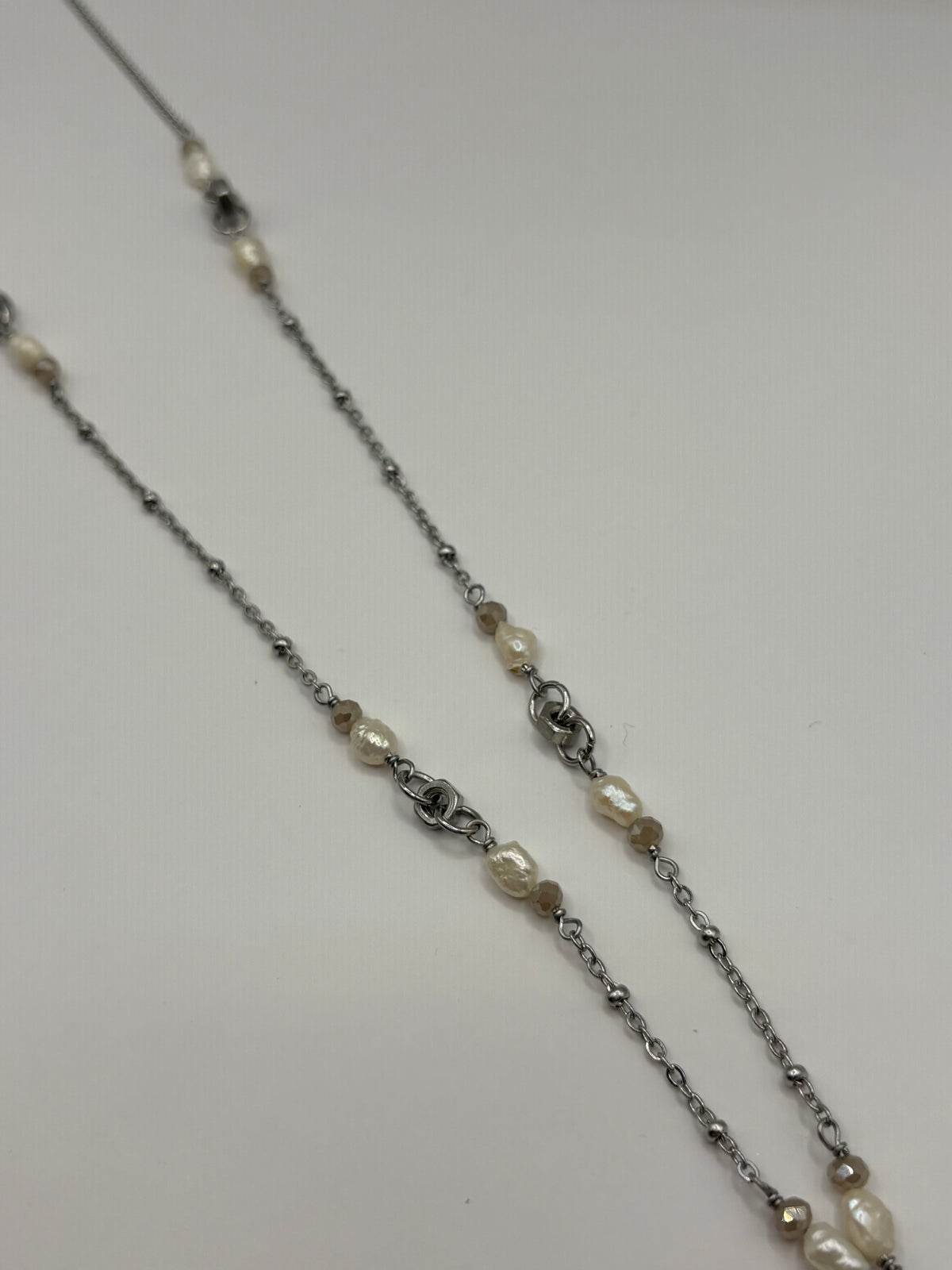 Collana CuoreVintage con perle scaramazze e dadi