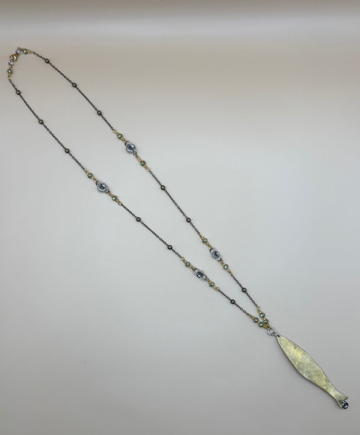 Collana Sardoncino con ciondolo a pesce in ottone